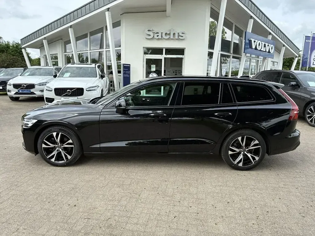 Gebraucht Volvo V60 Plus 197 PS (144 kW) 2025 Schwarz Kombi