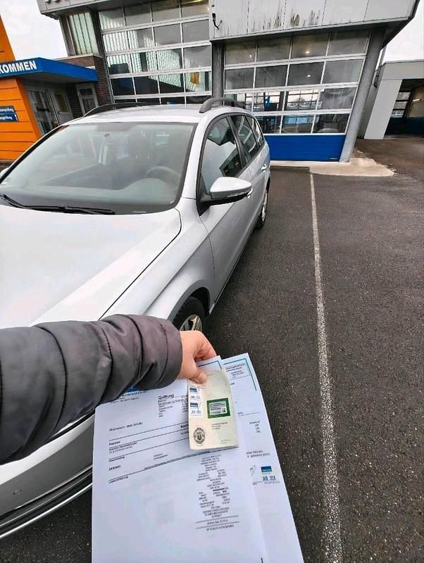 Gebraucht VW Passat 140 PS (102 kW) 2013 Silber Kombi