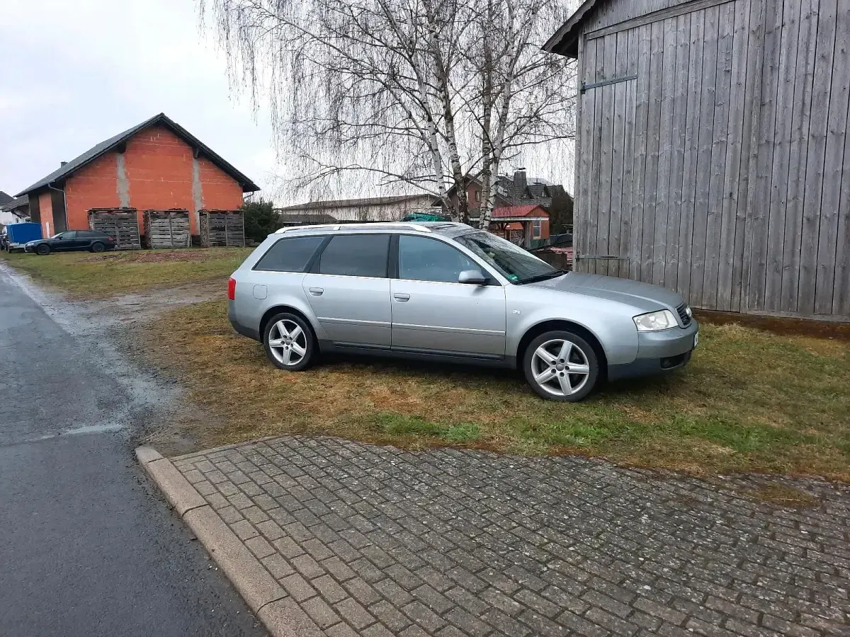 Gebraucht Audi A6 Basis 170 PS (125 kW) 2002 Grau Kombi