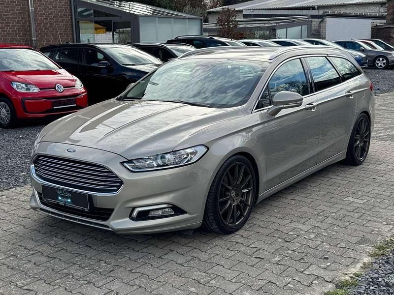 Gebraucht Ford Mondeo Titanium 179 PS (131 kW) 2016 Grau Kombi