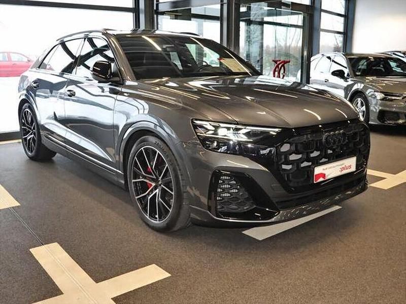 Gebraucht Audi Q8 Ambiente 489 PS (359 kW) 2024 Daytonagrau perleffekt SUV