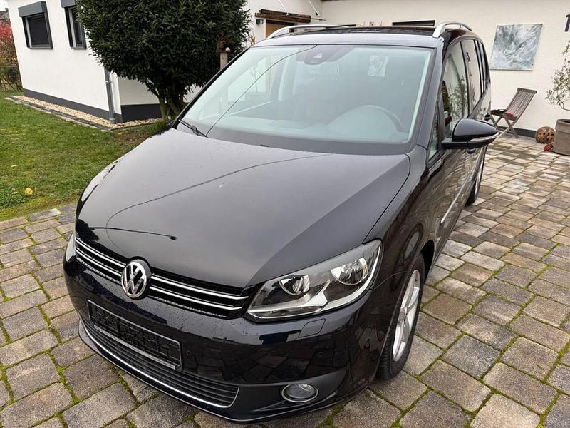 Schwarz Gebraucht 2015 VW Touran Highline Van / Kleinbus | 11.850 € - Bild 1/4