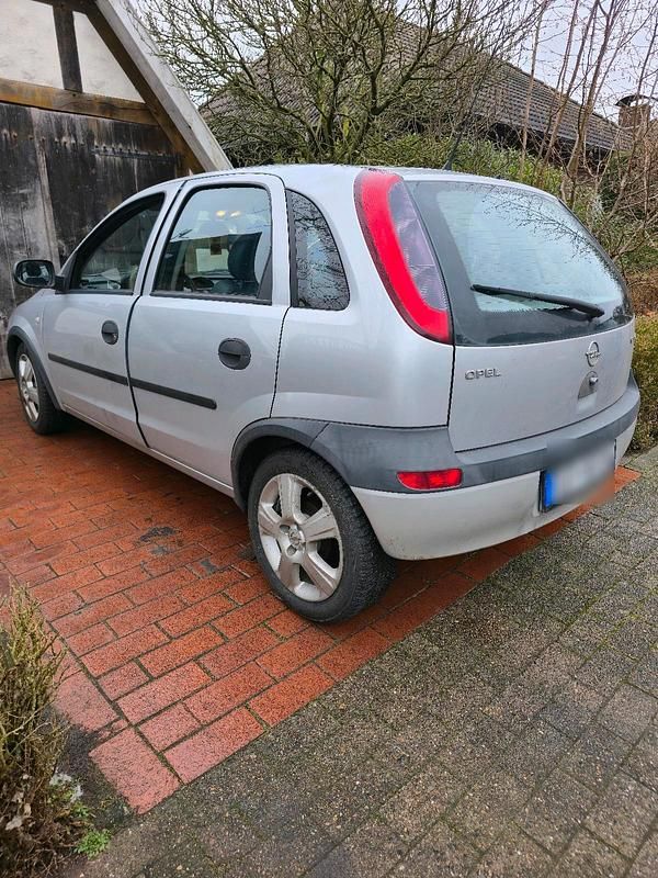 Silber Gebraucht 2001 Opel Corsa Kleinwagen | 550 € (Guter Preis) - Bild 1/4