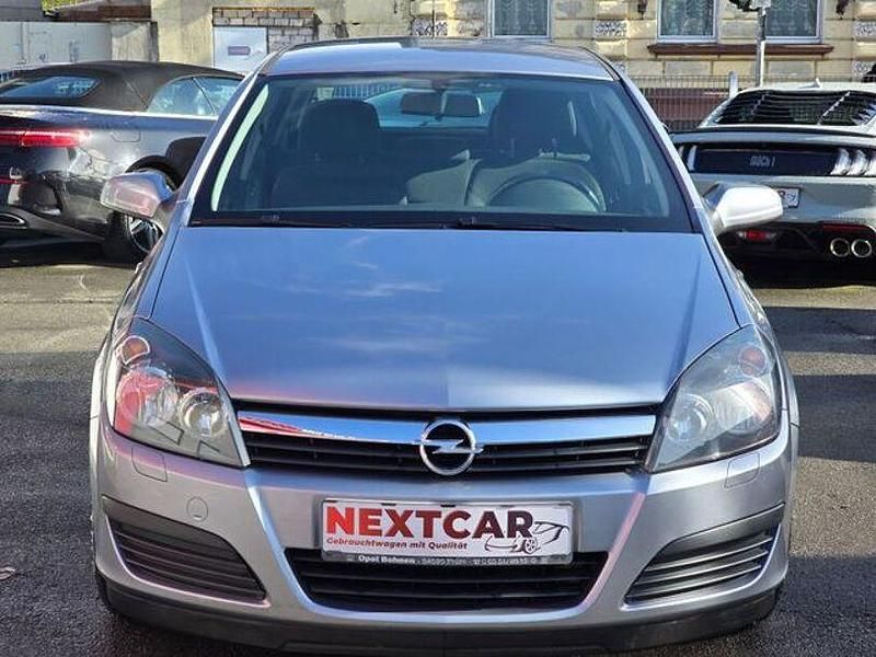 Gebraucht Opel Astra Edition+ 125 PS (91 kW) 2006 Lichtsilber m2 Limousine