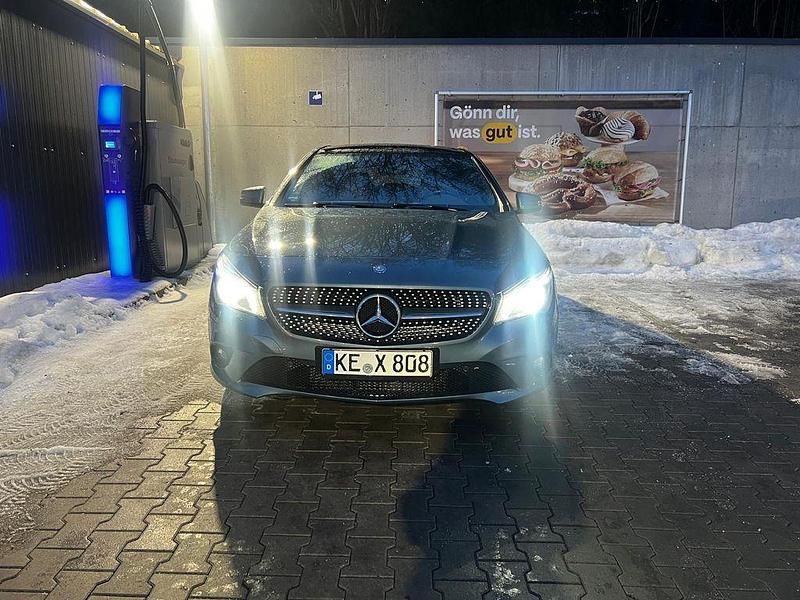 Gebraucht Mercedes CLA250 211 PS (155 kW) 2014 Blau Limousine