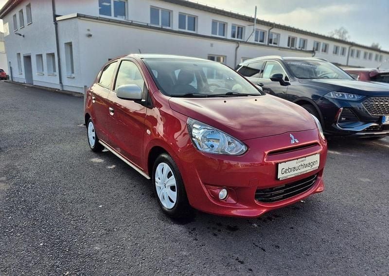 Gebraucht Mitsubishi Space Star Plus 71 PS (52 kW) 2015 Rot Limousine