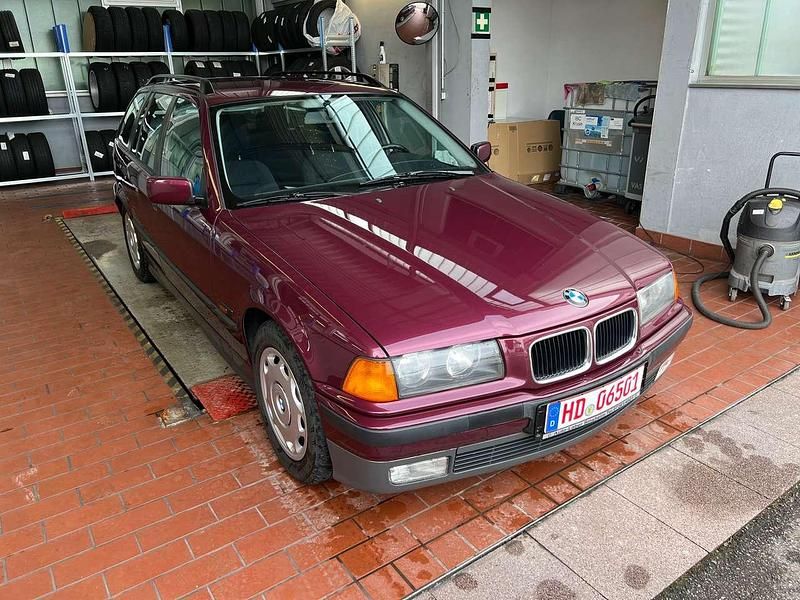 Other Gebraucht 1995 BMW 320 Kombi | 11.900 € - Bild 1/4