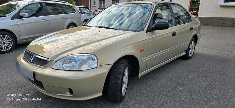 Gold Gebraucht 2000 Honda Civic Limousine | 2.000 € (Fairer Preis) - Bild 1/4