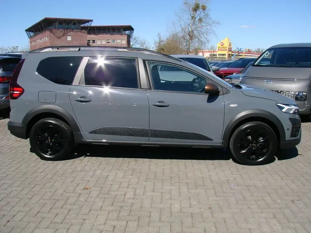 Gebraucht Dacia Jogger Extreme 101 PS (74 kW) 2024 Grau Van / Kleinbus