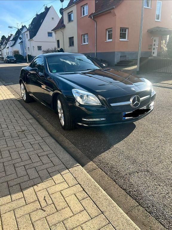 Second-hand Mercedes SLK200 184 CP (135 kW) 2011 Negru Cabrio