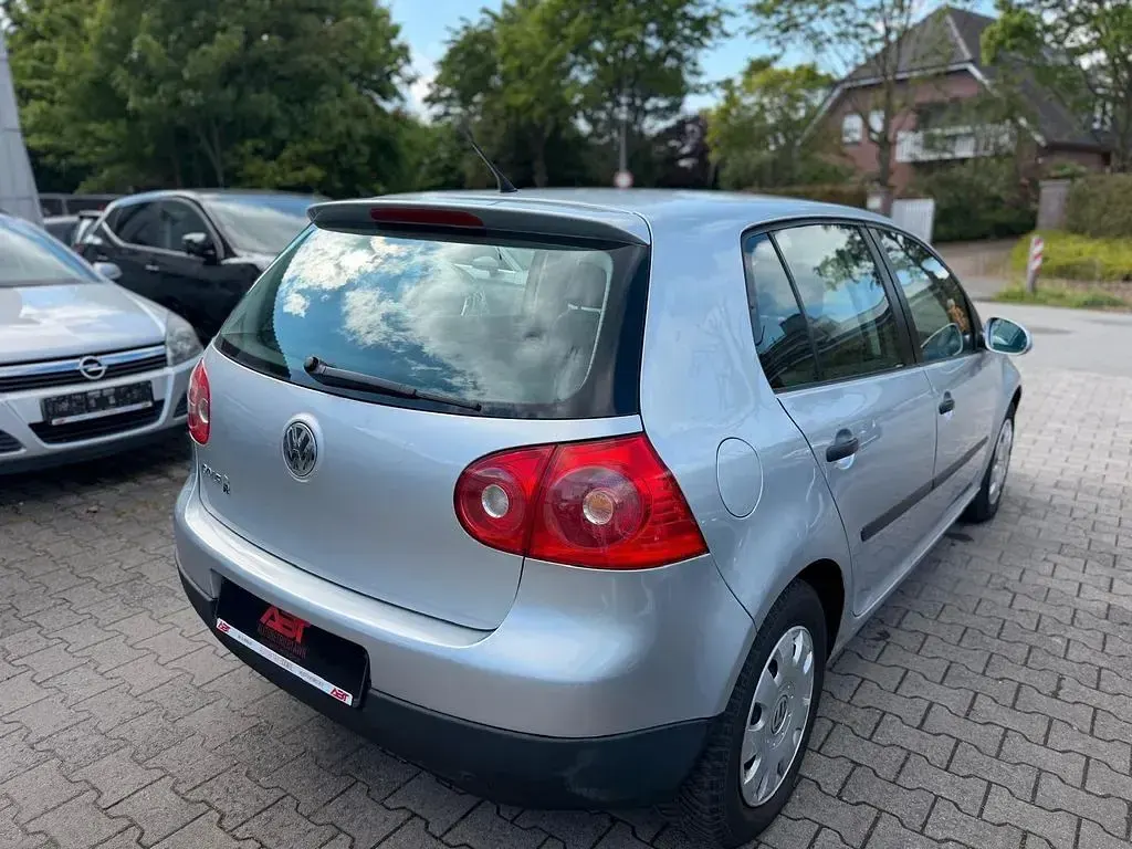 Gebraucht VW Golf IV 75 PS (55 kW) 2006 Reflexsilber metallic Limousine