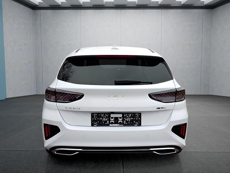 Gebraucht Kia Ceed 140 PS (102 kW) 2025 Weiß Kleinwagen