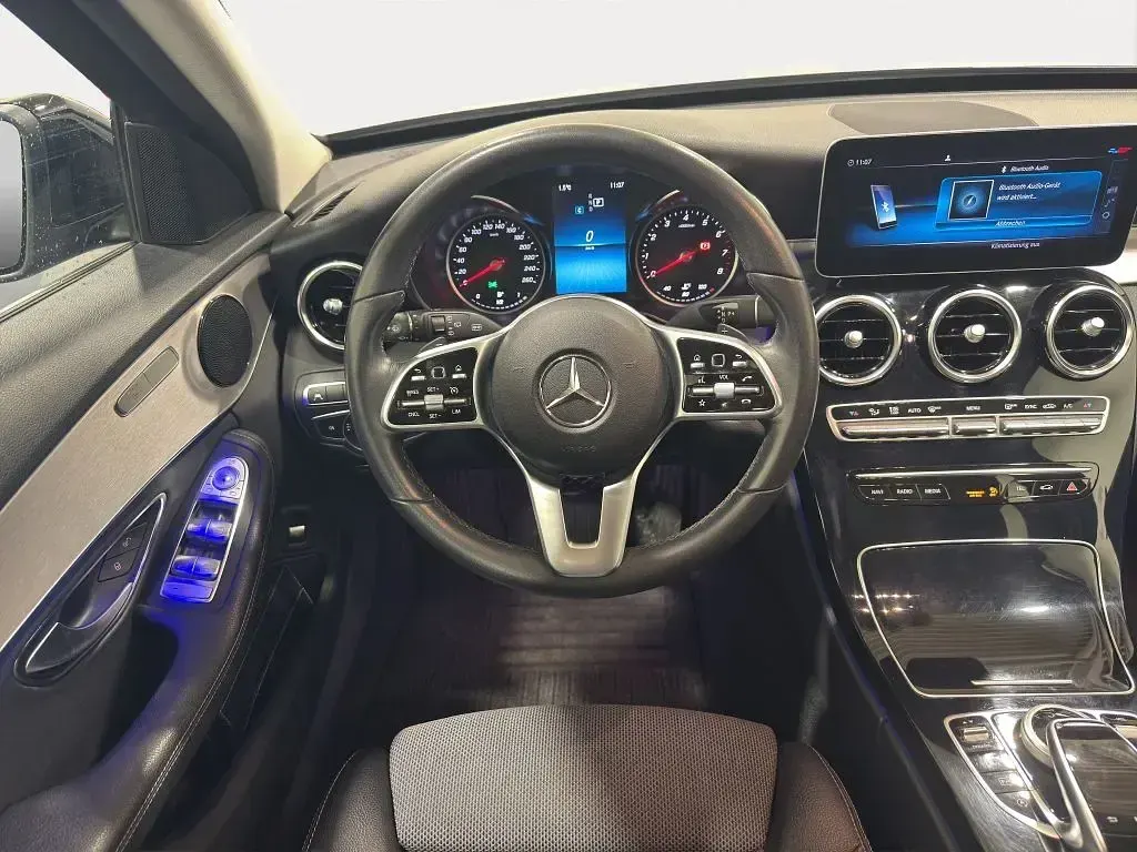 Gebraucht Mercedes C180 156 PS (114 kW) 2019 Schwarz Limousine