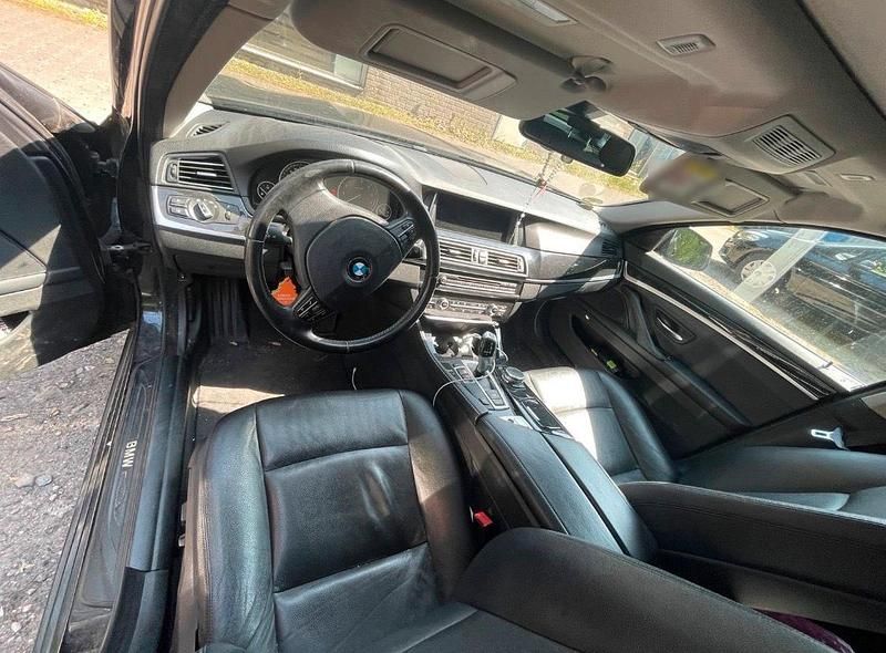 Gebraucht BMW 520 187 PS (137 kW) 2013 Schwarz Kombi