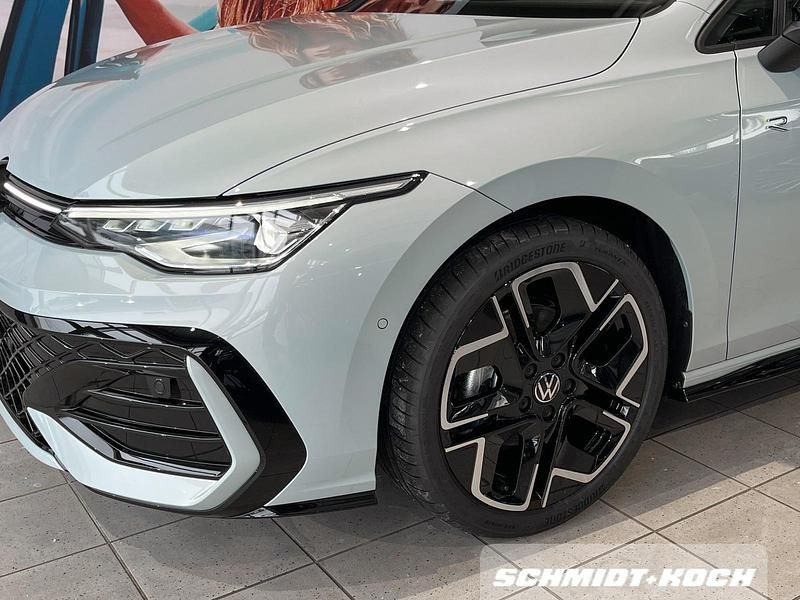 Neu VW Golf VIII R-line 150 PS (110 kW) 2026 Crystal ice blue (blau)