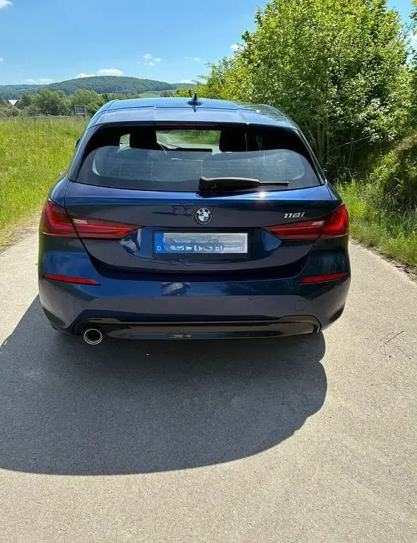Gebraucht BMW 118 Sport Line 140 PS (102 kW) 2020 Blau Limousine
