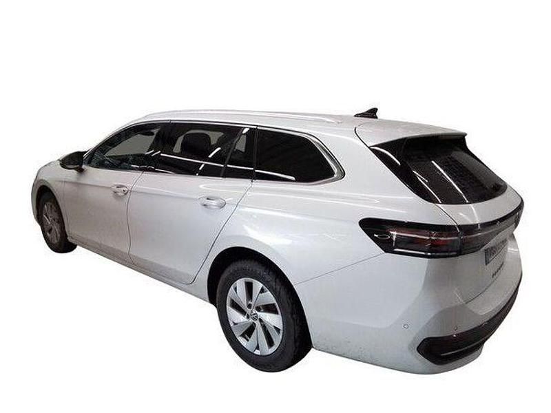 Gebraucht VW Passat Elegance 150 PS (110 kW) 2025 Oryxweiß perlmutteffekt Kombi