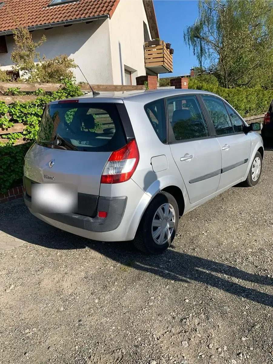 Gebraucht Renault Scénic II 111 PS (81 kW) 2006 Silber Van / Kleinbus