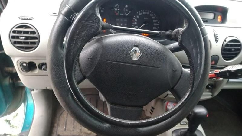 Gebraucht Renault Kangoo 75 PS (55 kW) 2001 Grün Kleinwagen