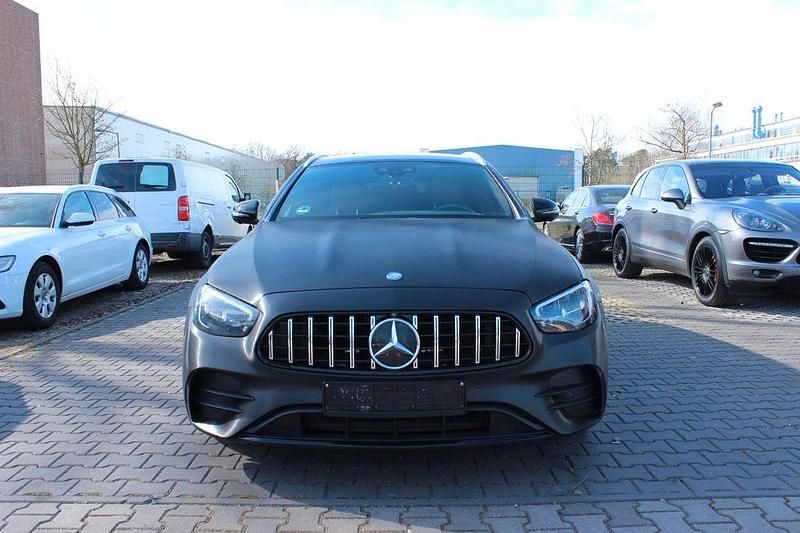 Gebraucht Mercedes E400 Luxury 330 PS (242 kW) 2022 Schwarz Limousine