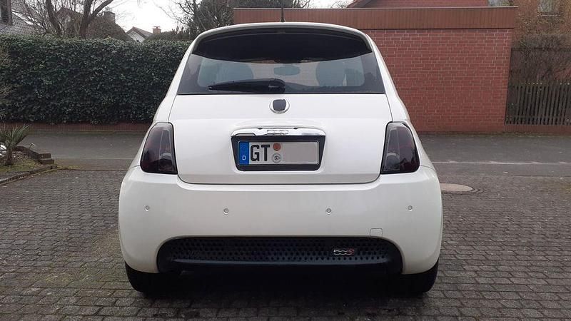 Gebraucht Fiat 500e Abarth 83 kW (113 PS) 2016 Weiß Kleinwagen