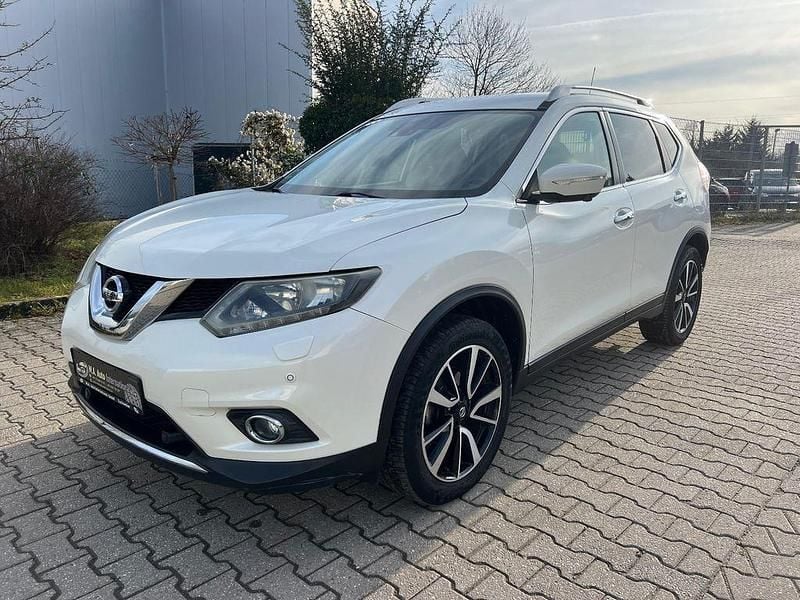 Weiß Gebraucht 2016 Nissan X-Trail Tekna SUV | 11.490 € (Superpreis) - Bild 1/4