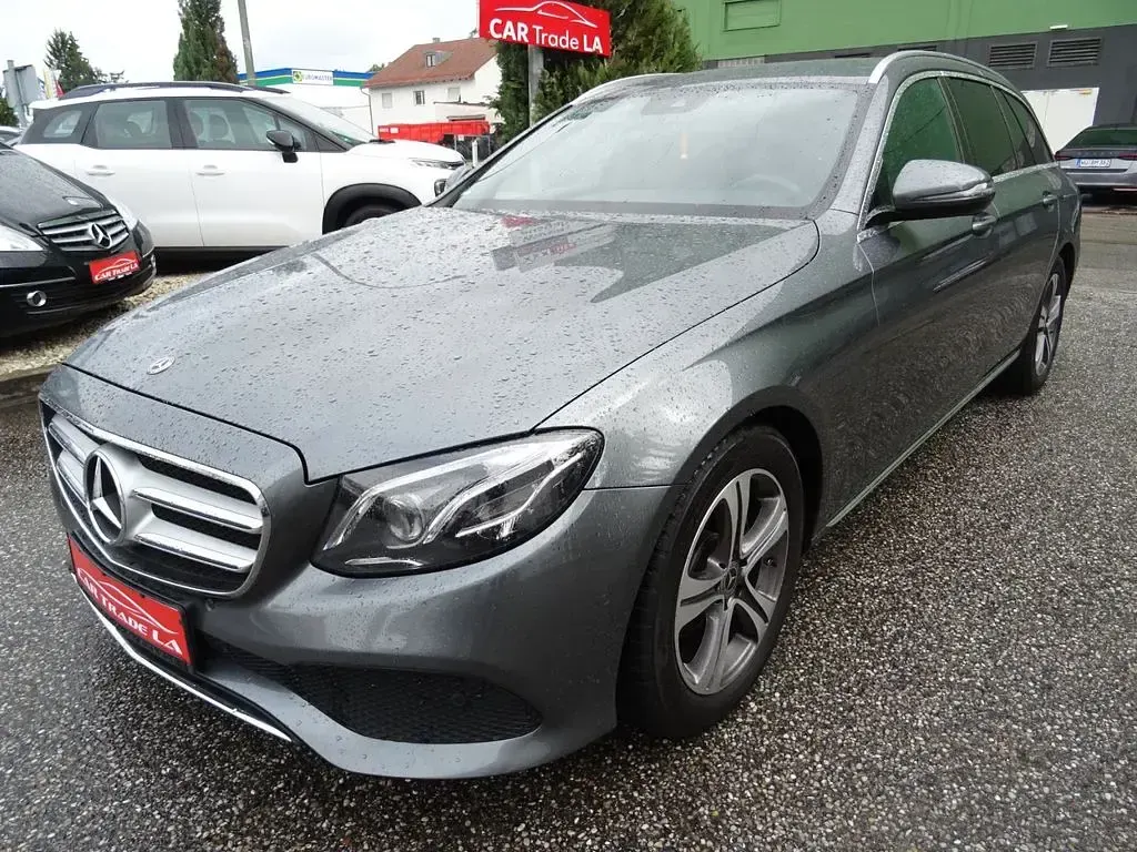 Gebraucht Mercedes 220 Avantgarde 194 PS (142 kW) 2018 Grau Kombi