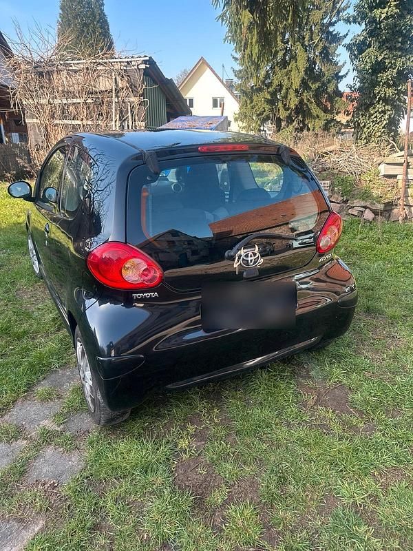 Gebraucht Toyota Aygo 68 PS (50 kW) 2008 Schwarz Kleinwagen