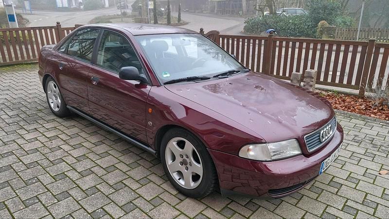 Gebraucht Audi A4 100 PS (73 kW) 1996 Rot Limousine