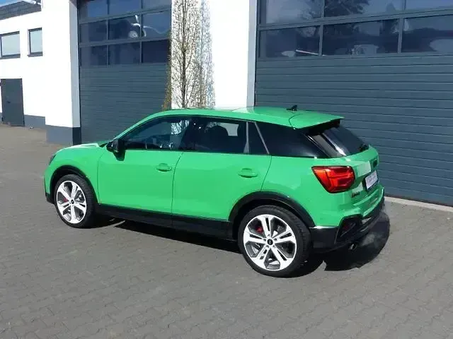 Gebraucht Audi SQ2 S-Line 301 PS (221 kW) 2023 Grün SUV