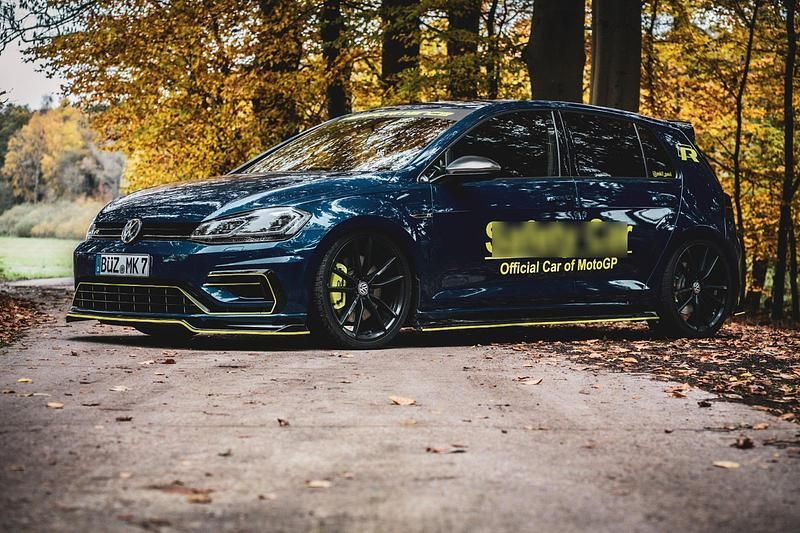 Blau Gebraucht 2018 VW Golf VII R Limousine | 29.999 € (Teuer) - Bild 1/4