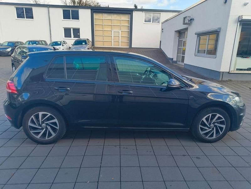 Gebraucht VW Golf VII 125 PS (91 kW) 2018 Schwarz Limousine