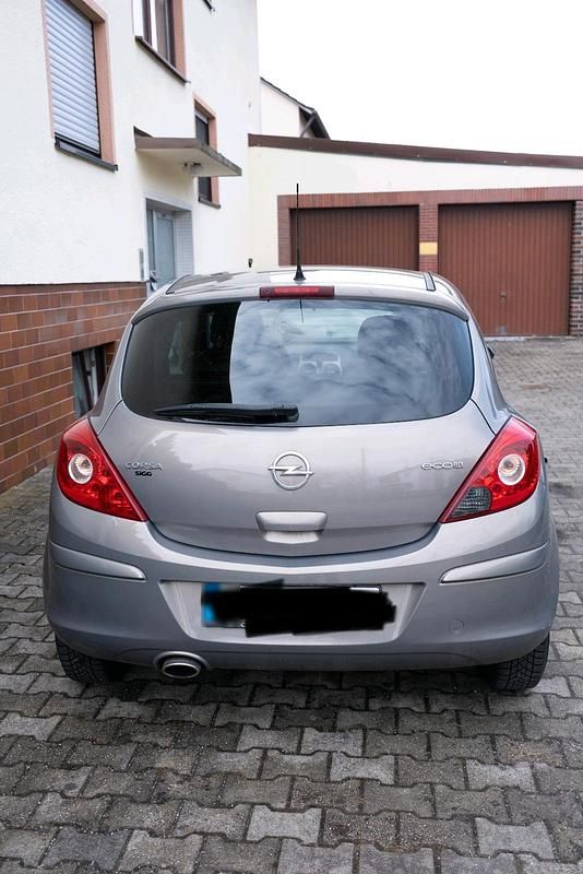 Gebraucht Opel Corsa 69 PS (50 kW) 2012 Andere farben Kleinwagen
