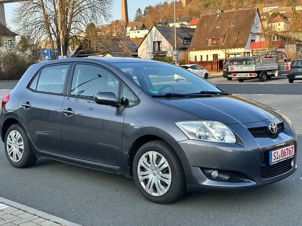 Gebraucht Toyota Auris Sol 124 PS (91 kW) 2008 Grau Kleinwagen