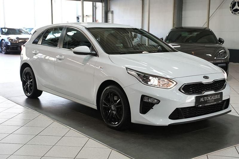 Gebraucht Kia Ceed Vision 136 PS (100 kW) 2020 Weiß Kleinwagen