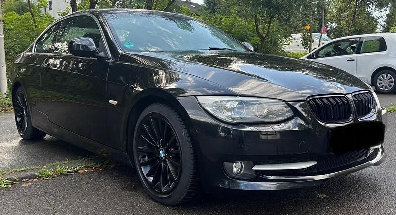 Schwarz Gebraucht 2011 BMW 325 Coupé | 8.499 € (Guter Preis) - Bild 1/2