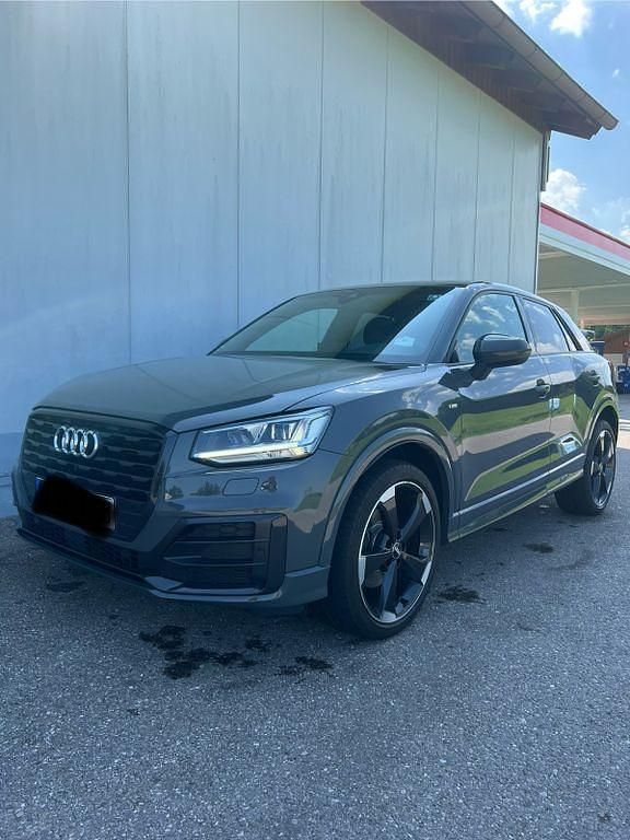 Grau Gebraucht 2018 Audi Q2 S-Line SUV | 19.300 € (Fairer Preis) - Bild 1/4