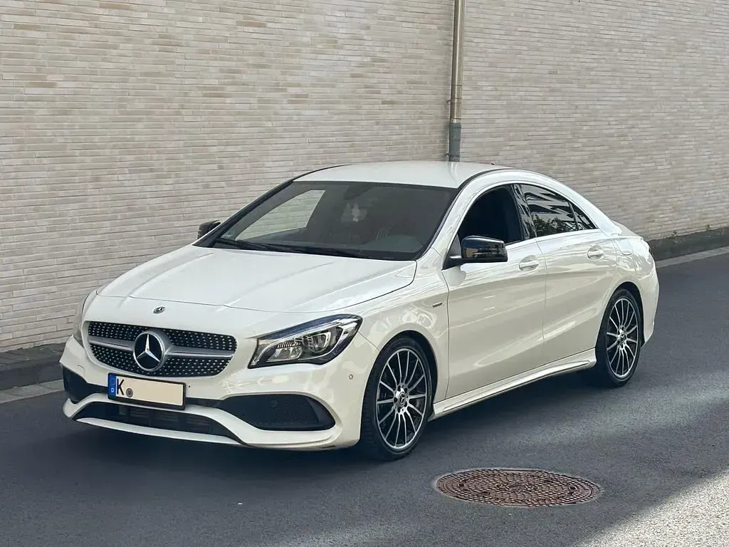 Gebraucht Mercedes CLA180 Edition 122 PS (89 kW) 2017 Weiß Limousine