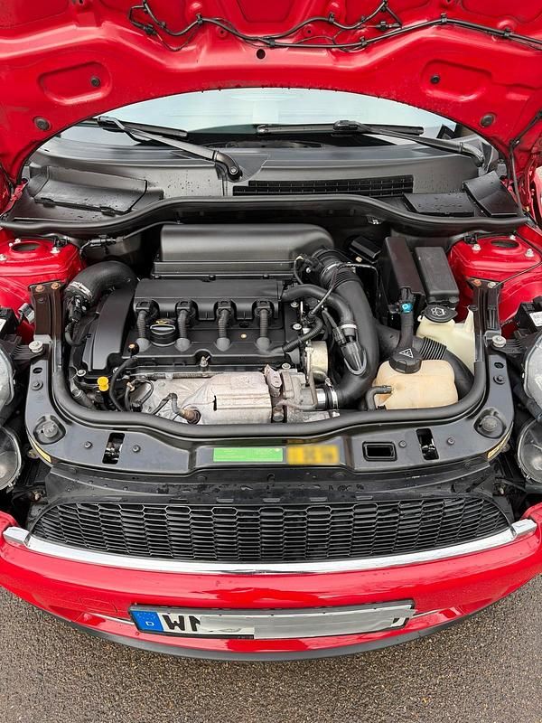 Używany Mini John Cooper Works 211 KM (155 kW) 2010 Czerwony Hatchback