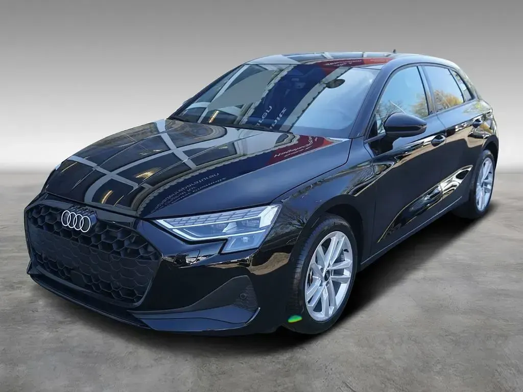 Gebraucht Audi A3 Ambiente 116 PS (85 kW) 2025 A2 brillantschwarz Limousine