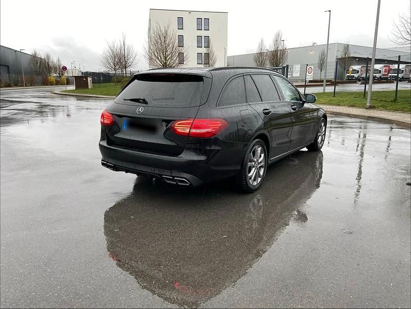 Gebraucht Mercedes C180 156 PS (114 kW) 2017 Schwarz Kombi