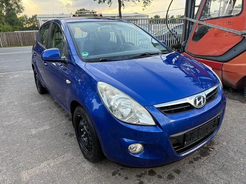 Blau Gebraucht 2009 Hyundai i20 Classic Limousine | 1.300 € (Guter Preis) - Bild 1/4
