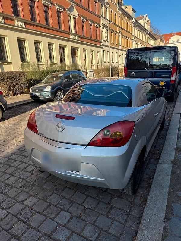 Gebraucht Opel Tigra Enjoy 90 PS (66 kW) 2005 Silber Cabrio