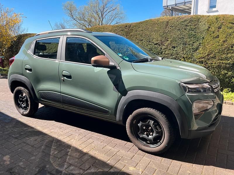 Usata Dacia Spring Extreme 64 kW (88 CV) 2023 Verde Utilitaria