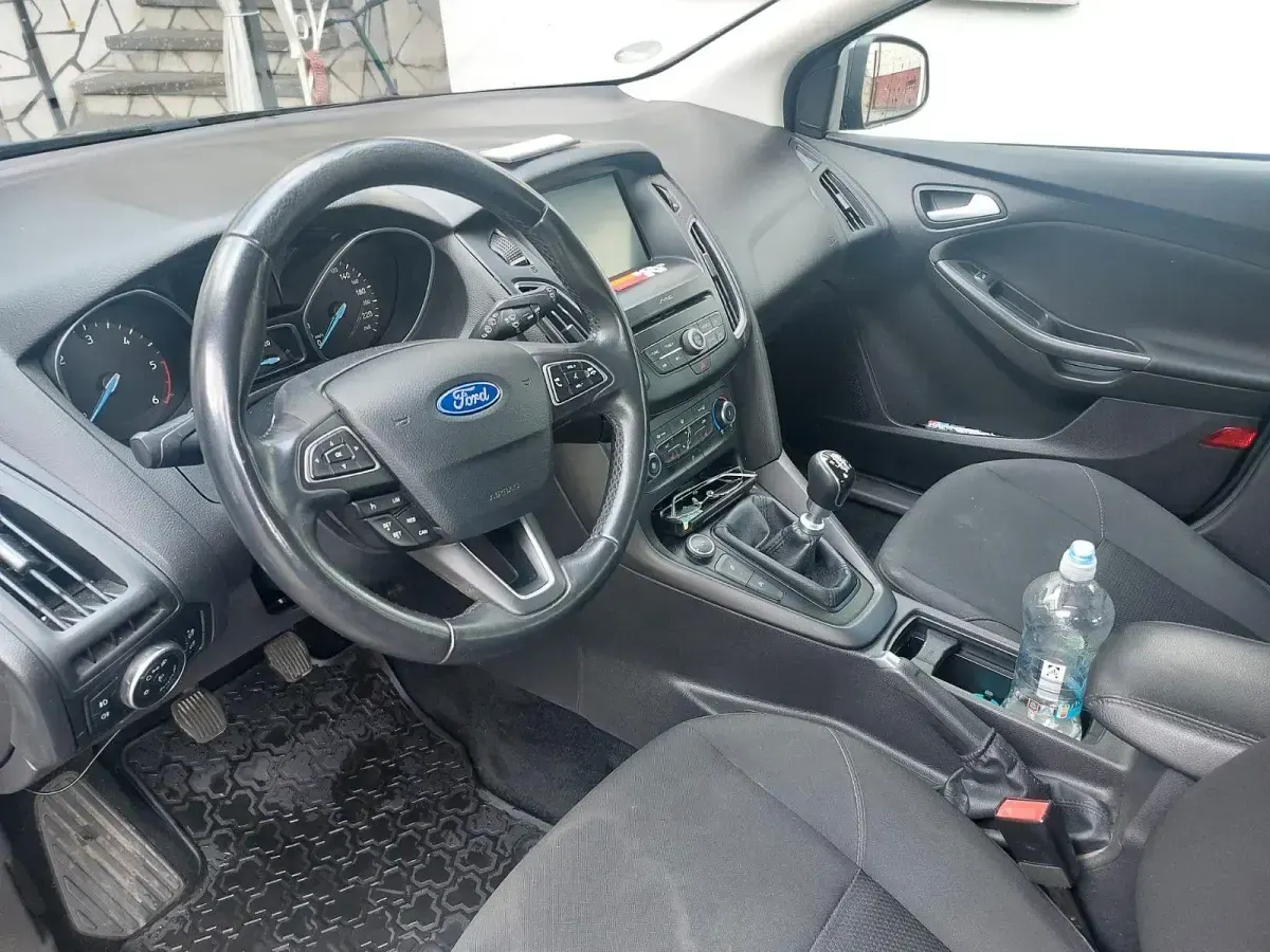 Occasion Ford Focus 120 ch (88 kW) 2015 Gris Berline