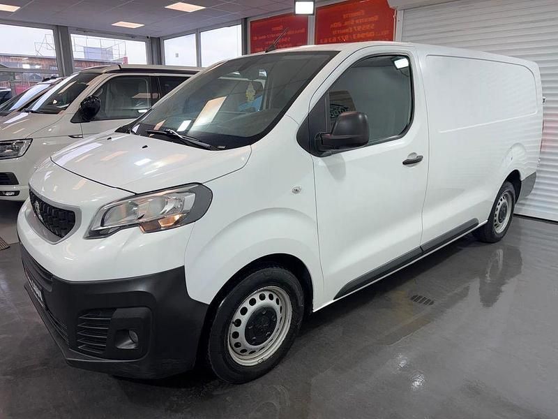 Gebraucht Peugeot Expert Premium 122 PS (89 kW) 2017 Weiß Van