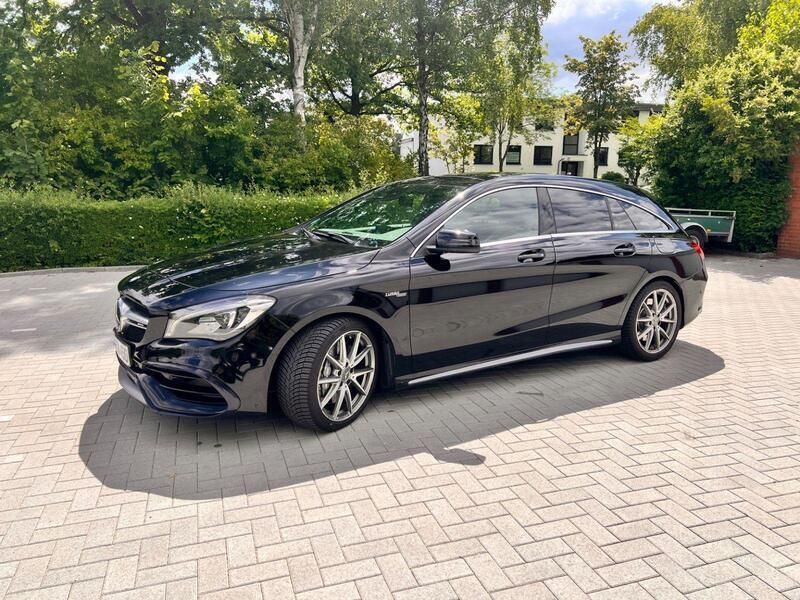 Schwarz Gebraucht 2016 Mercedes CLA45 AMG AMG Coupé | 20.900 € (Superpreis) - Bild 1/4