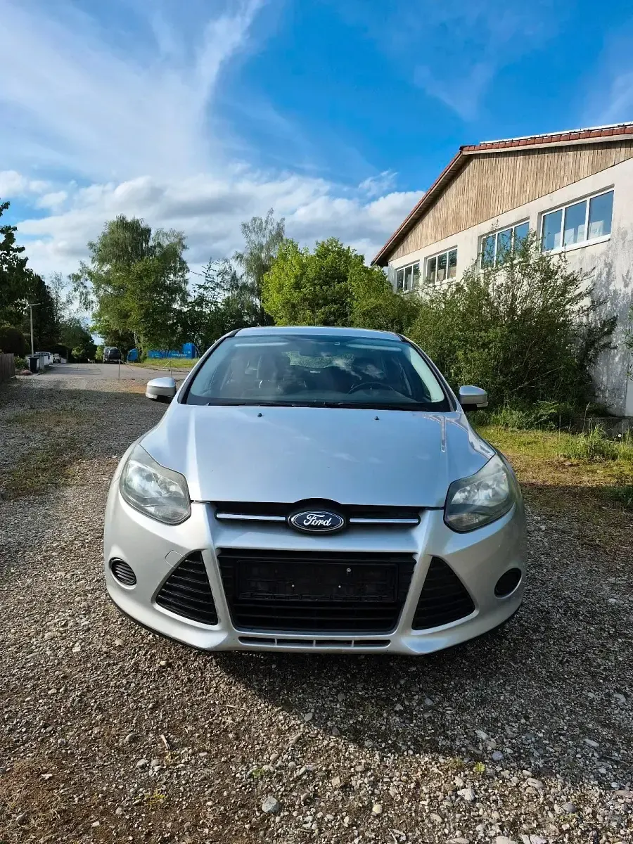 Gebraucht Ford Focus 110 PS (80 kW) 2012 Silber Kombi