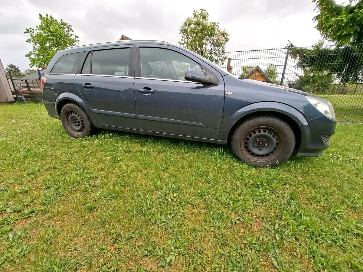 Gebraucht Opel Astra 90 PS (66 kW) 2008 Blau Kombi