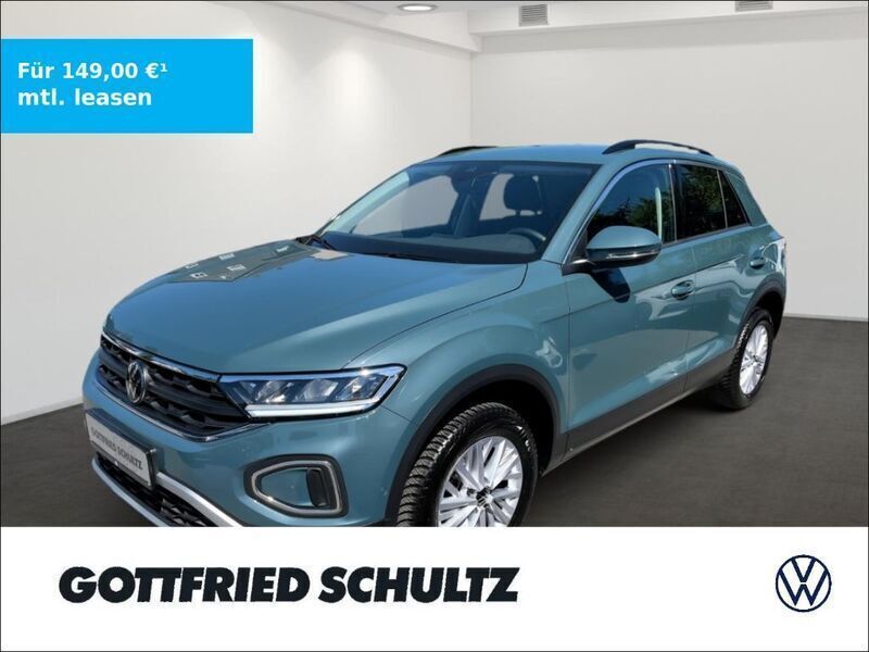 Blau (petroleum blue metallic) Gebraucht 2024 VW T-Roc Life SUV | 21.990 € (Guter Preis) - Bild 1/4